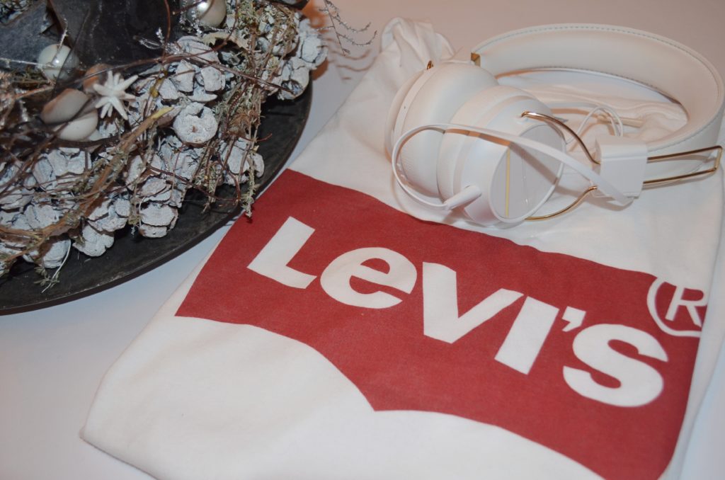 Levi's