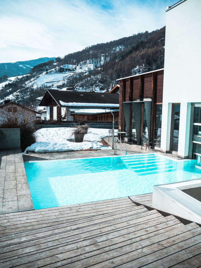 Weißes Kreuz Hotel Südtirol Outdoorpool