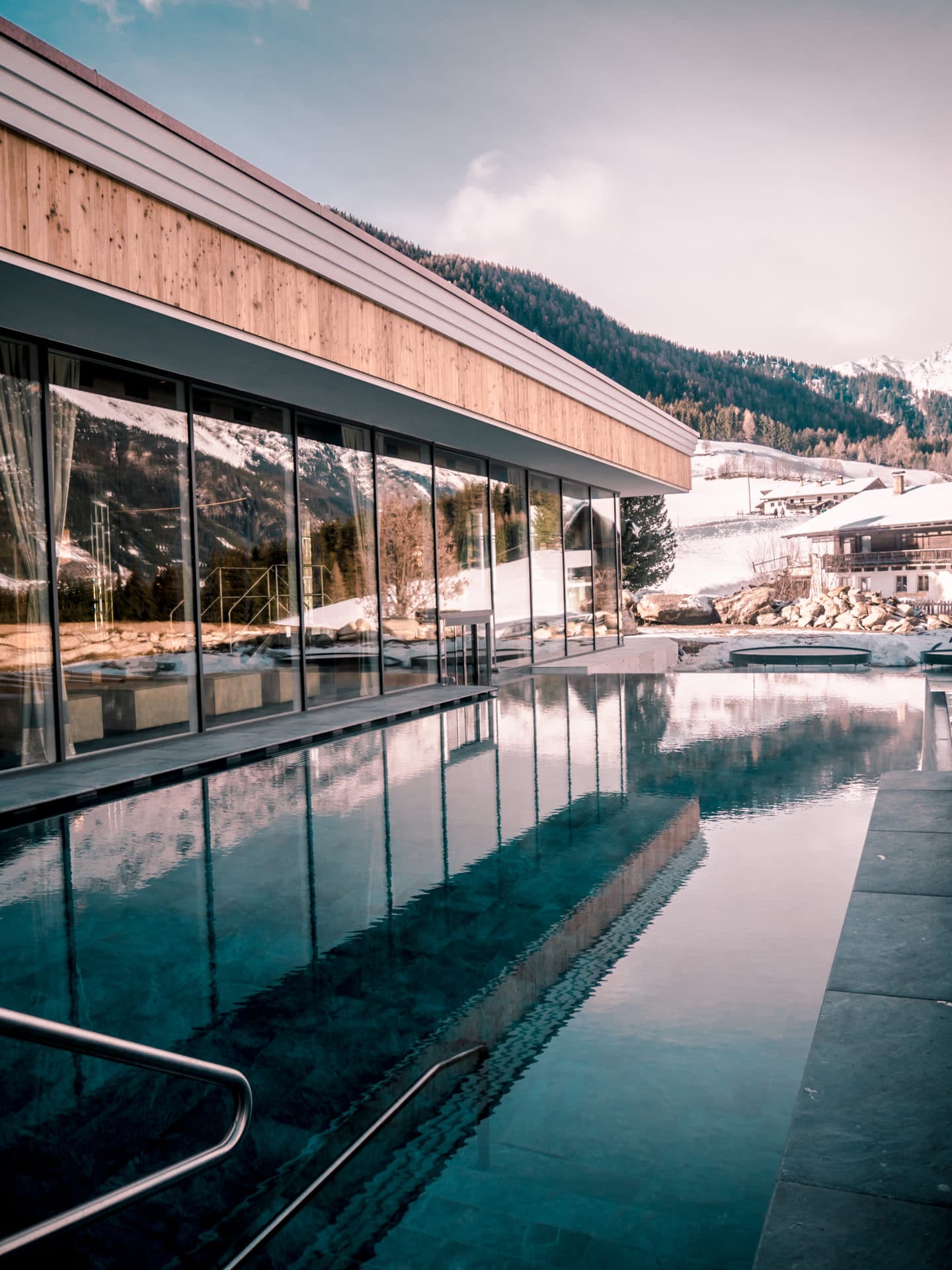 Outdoorpool Plunhof Südtirol Wellnesshotel